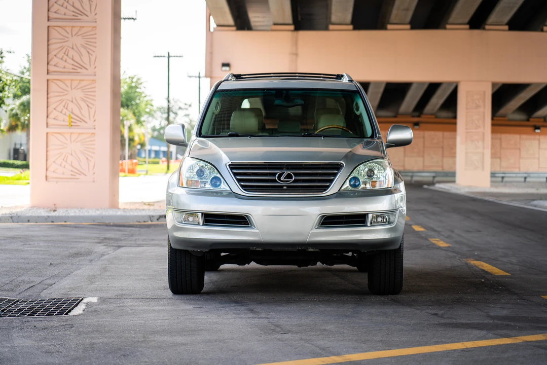2004 Lexus GX 1st Gen - Image 6 of 31