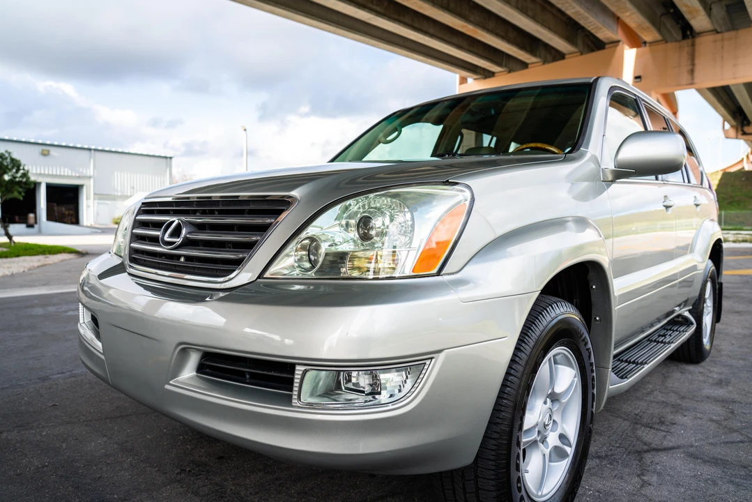 2004 Lexus GX 1st Gen - Image 7 of 31