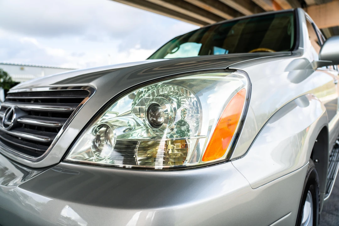 2004 Lexus GX 1st Gen - Image 19 of 31