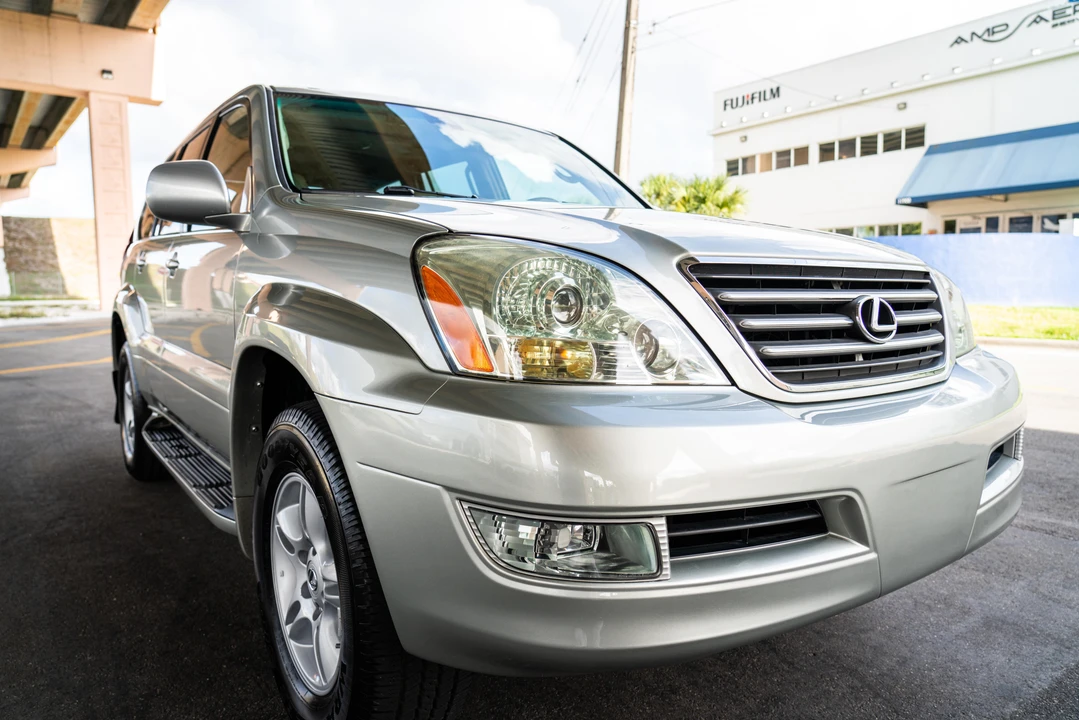 2004 Lexus GX 1st Gen - Image 15 of 31