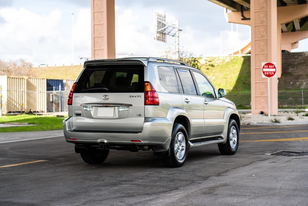 2004 Lexus GX 1st Gen - Image 11 of 31
