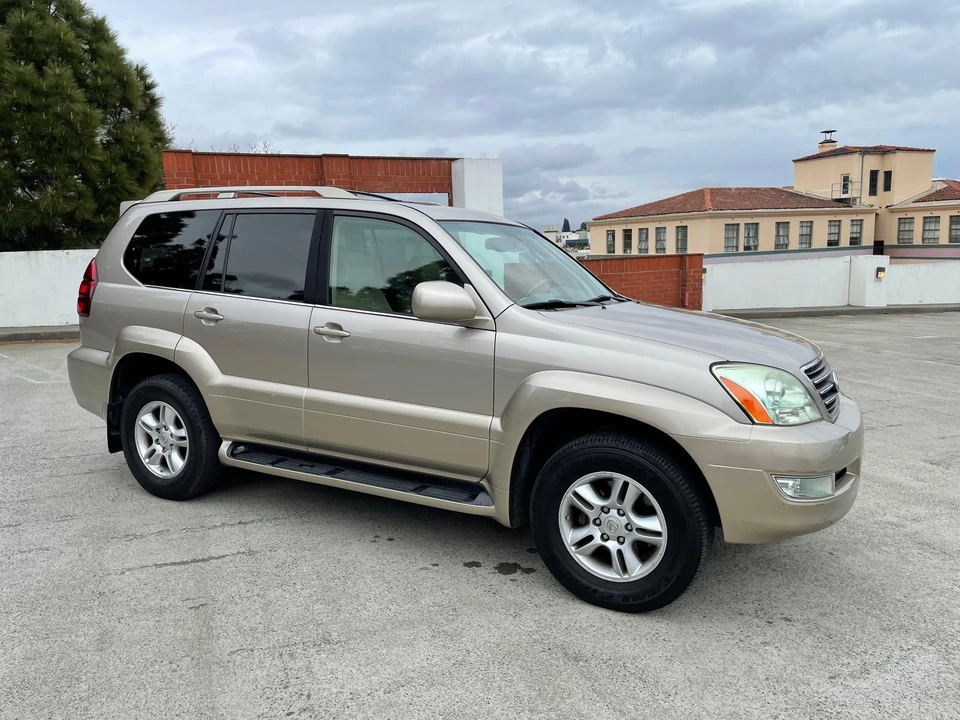 2004 Lexus GX 1st Gen - Image 15 of 31