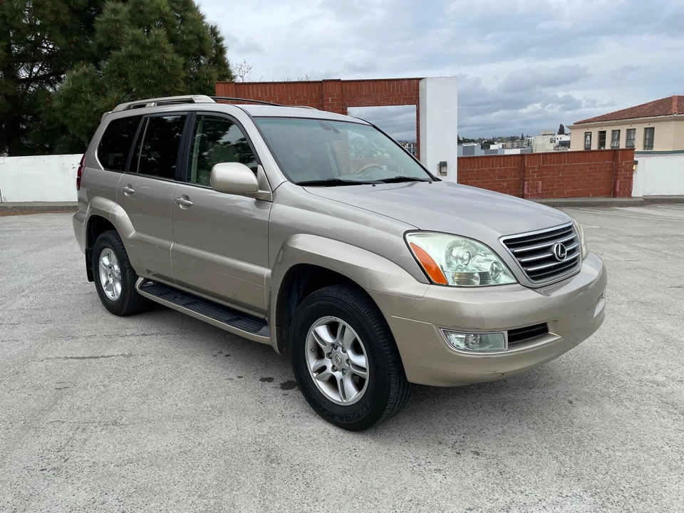 2004 Lexus GX 1st Gen - Image 16 of 31
