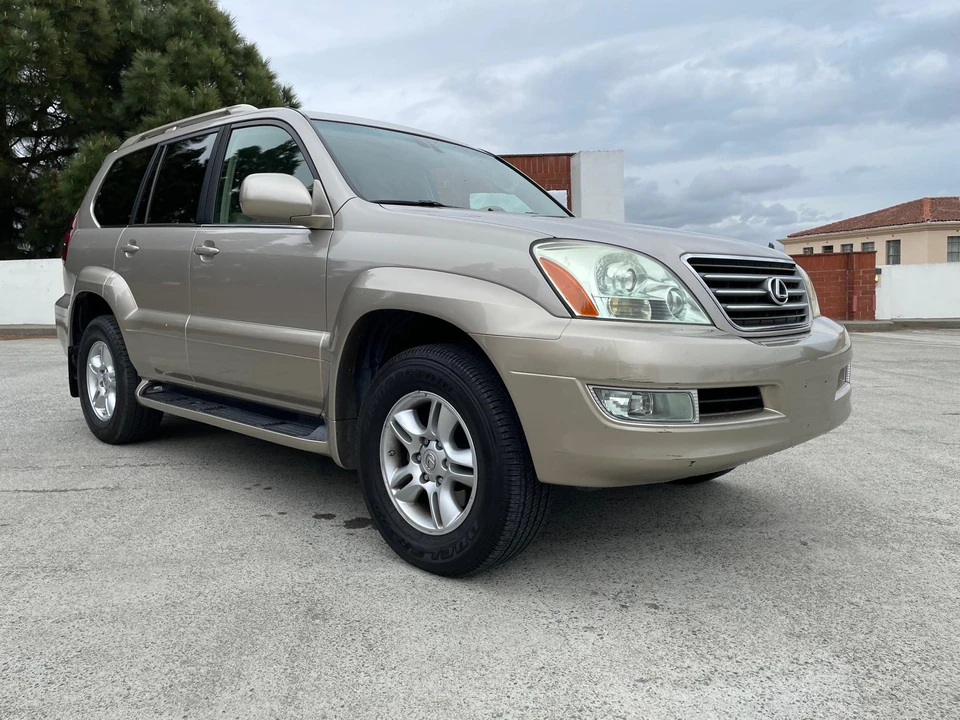 2004 Lexus GX 1st Gen - Image 17 of 31