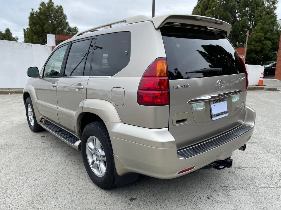 2004 Lexus GX 1st Gen - Image 10 of 31
