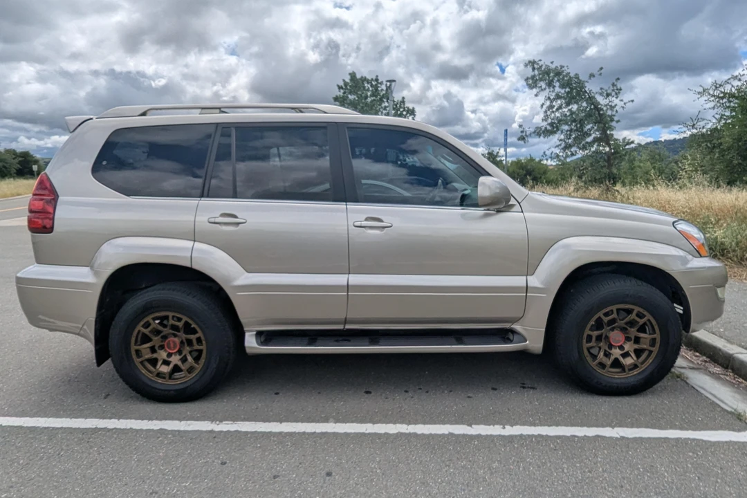 2004 Lexus GX 1st Gen - Image 3 of 31