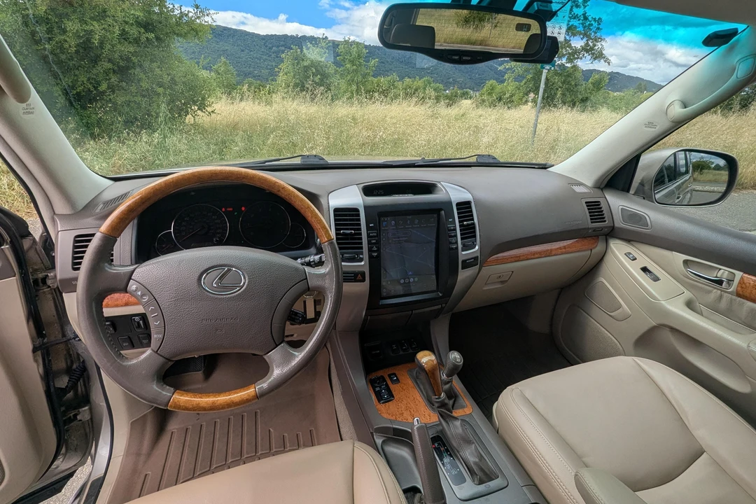 2004 Lexus GX 1st Gen - Image 22 of 31