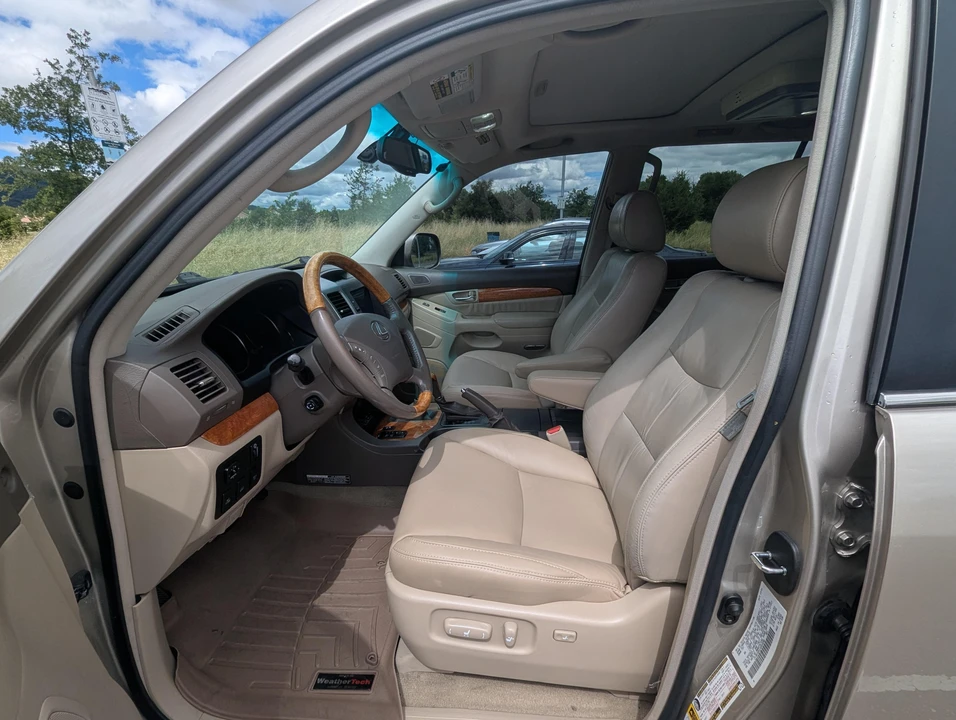 2004 Lexus GX 1st Gen - Image 26 of 31
