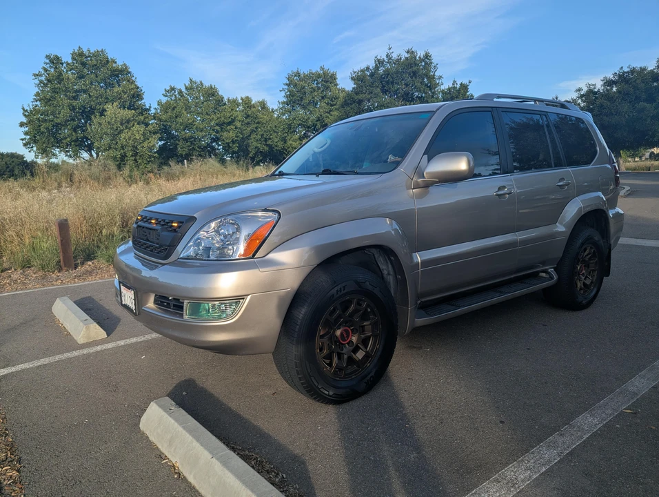 2004 Lexus GX 1st Gen - Image 8 of 31