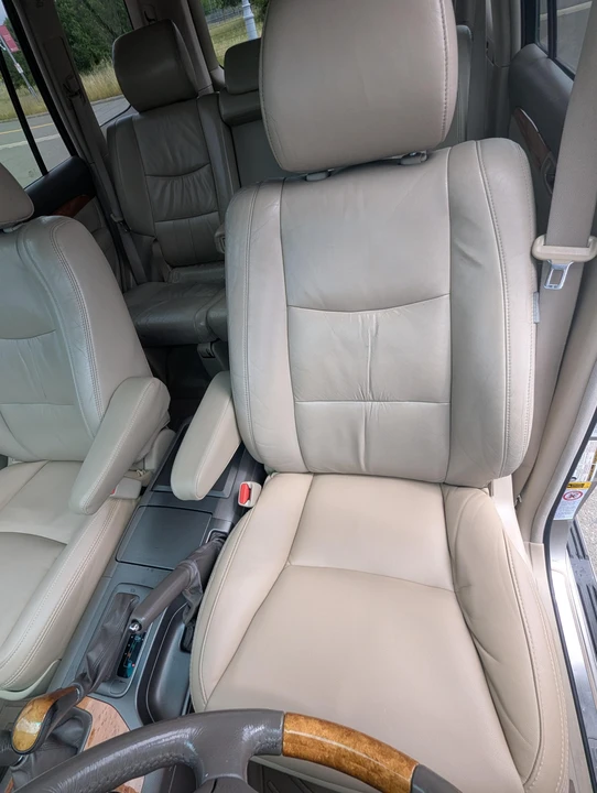 2004 Lexus GX 1st Gen - Image 29 of 31