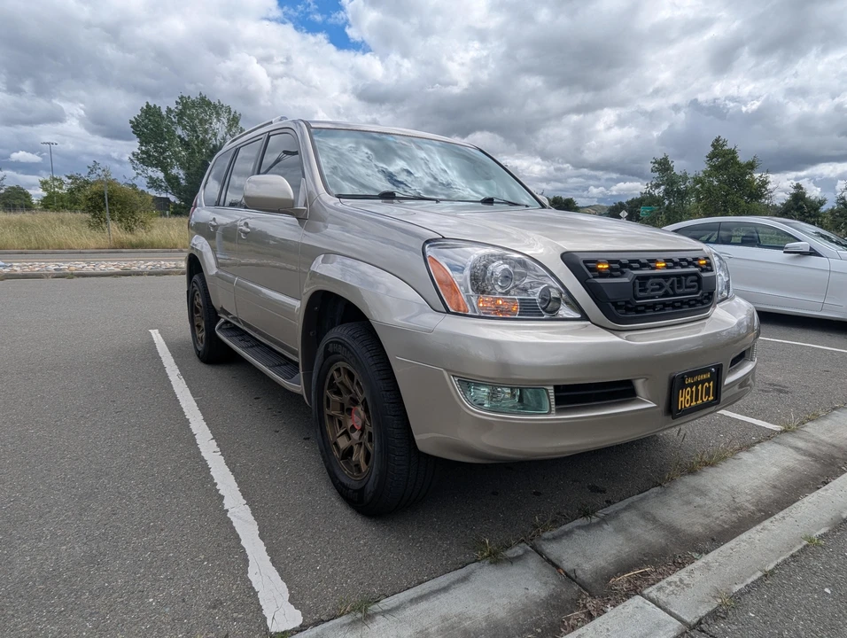2004 Lexus GX 1st Gen - Image 13 of 31