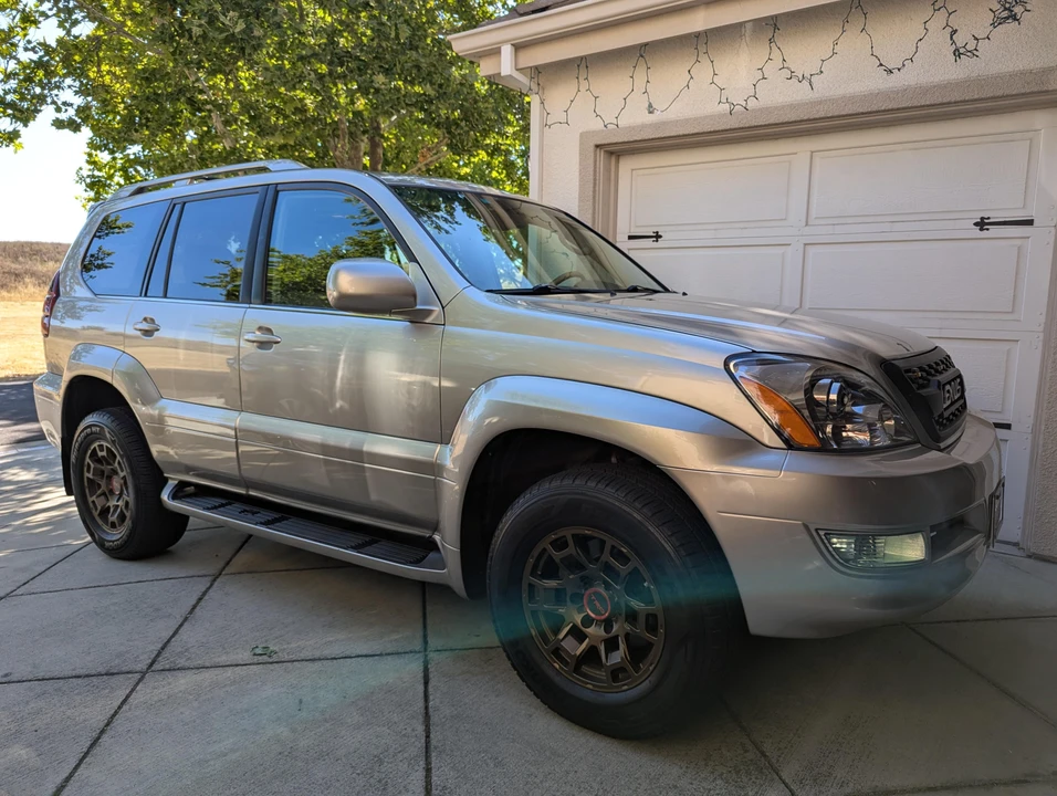 2004 Lexus GX 1st Gen - Image 12 of 31