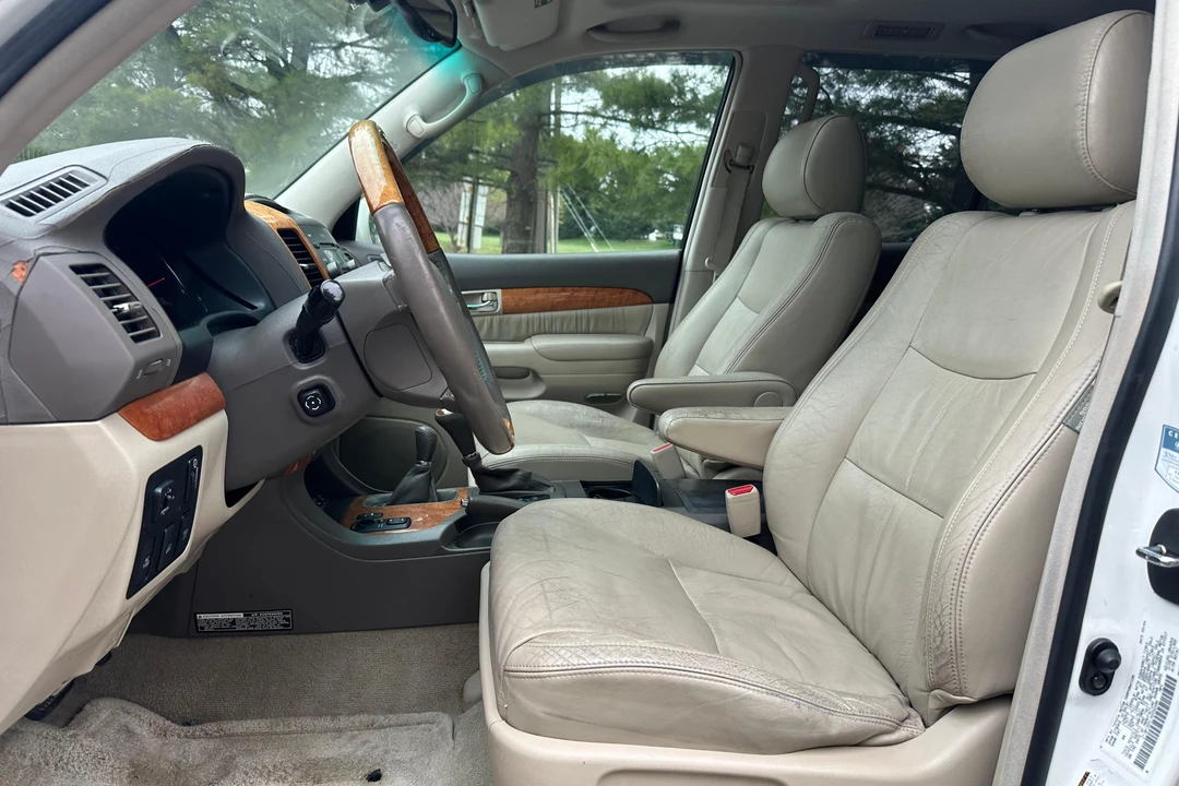2004 Lexus GX 1st Gen - Image 26 of 31