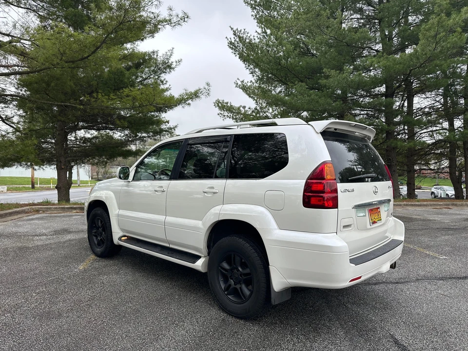 2004 Lexus GX 1st Gen - Image 10 of 31