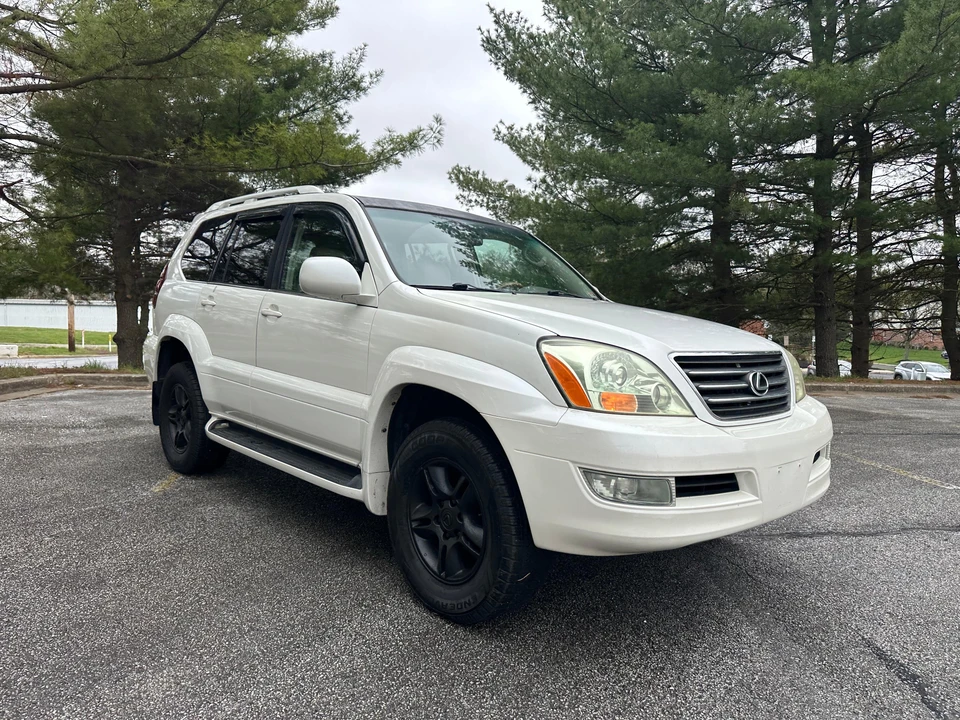 2004 Lexus GX 1st Gen - Image 16 of 31