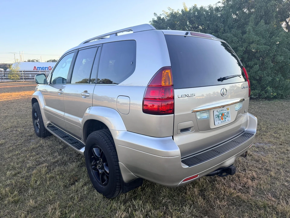 2004 Lexus GX 1st Gen - Image 15 of 31