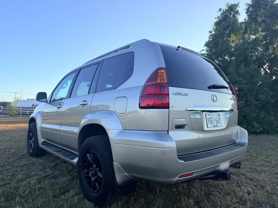 2004 Lexus GX 1st Gen - Image 16 of 31