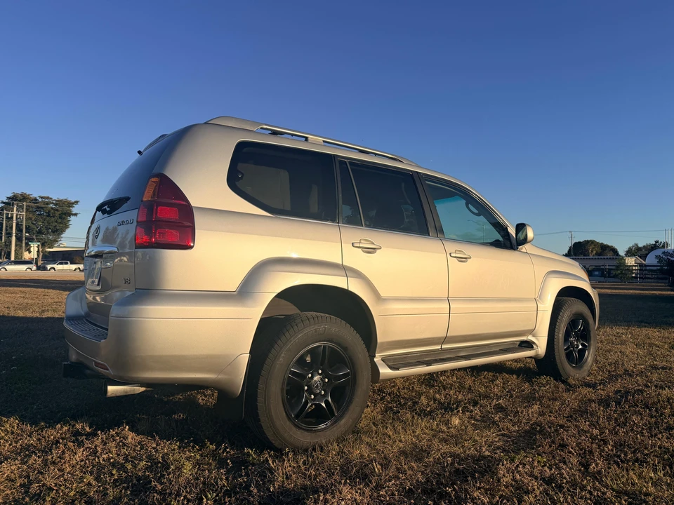2004 Lexus GX 1st Gen - Image 24 of 31