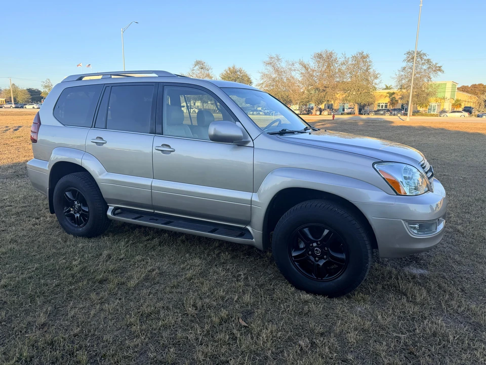 2004 Lexus GX 1st Gen - Image 29 of 31