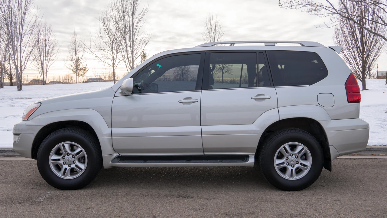 2004 Lexus GX 1st Gen - Image 7 of 8