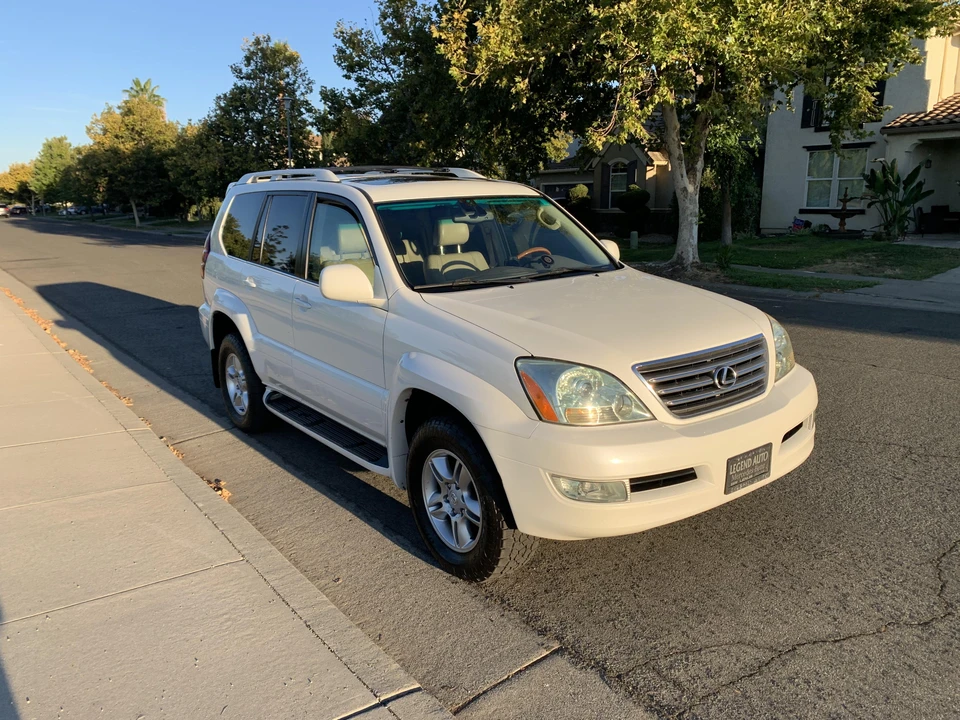 2004 Lexus GX 1st Gen - Image 11 of 31