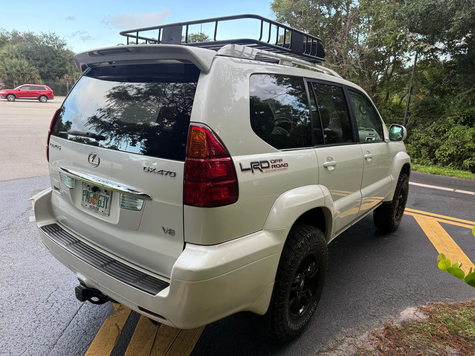 2004 Lexus GX 1st Gen - Image 18 of 31