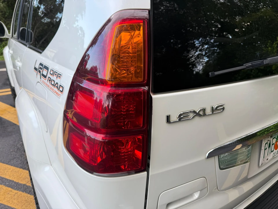 2004 Lexus GX 1st Gen - Image 30 of 31