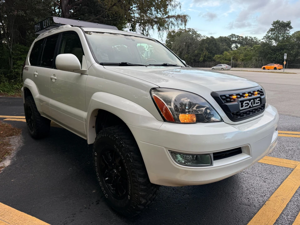 2004 Lexus GX 1st Gen - Image 25 of 31