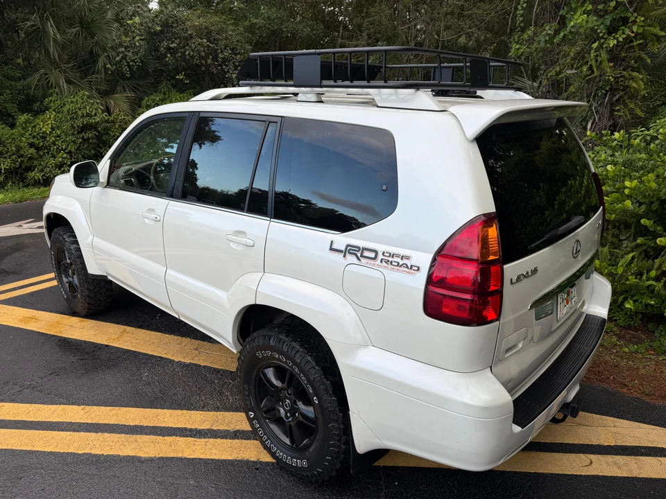 2004 Lexus GX 1st Gen - Image 15 of 31