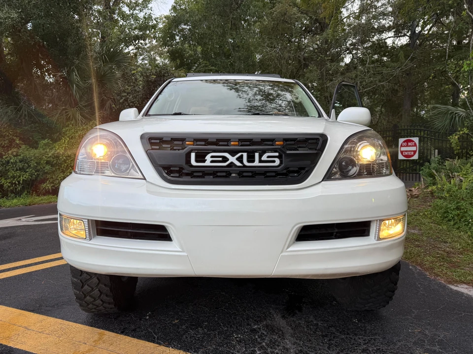 2004 Lexus GX 1st Gen - Image 10 of 31