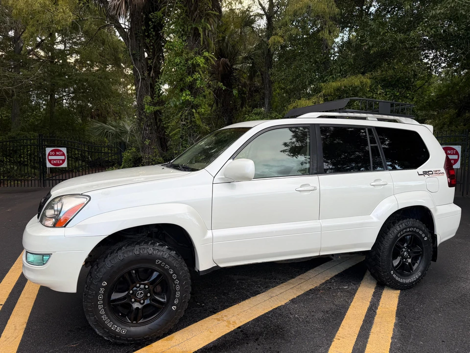 2004 Lexus GX 1st Gen - Image 13 of 31