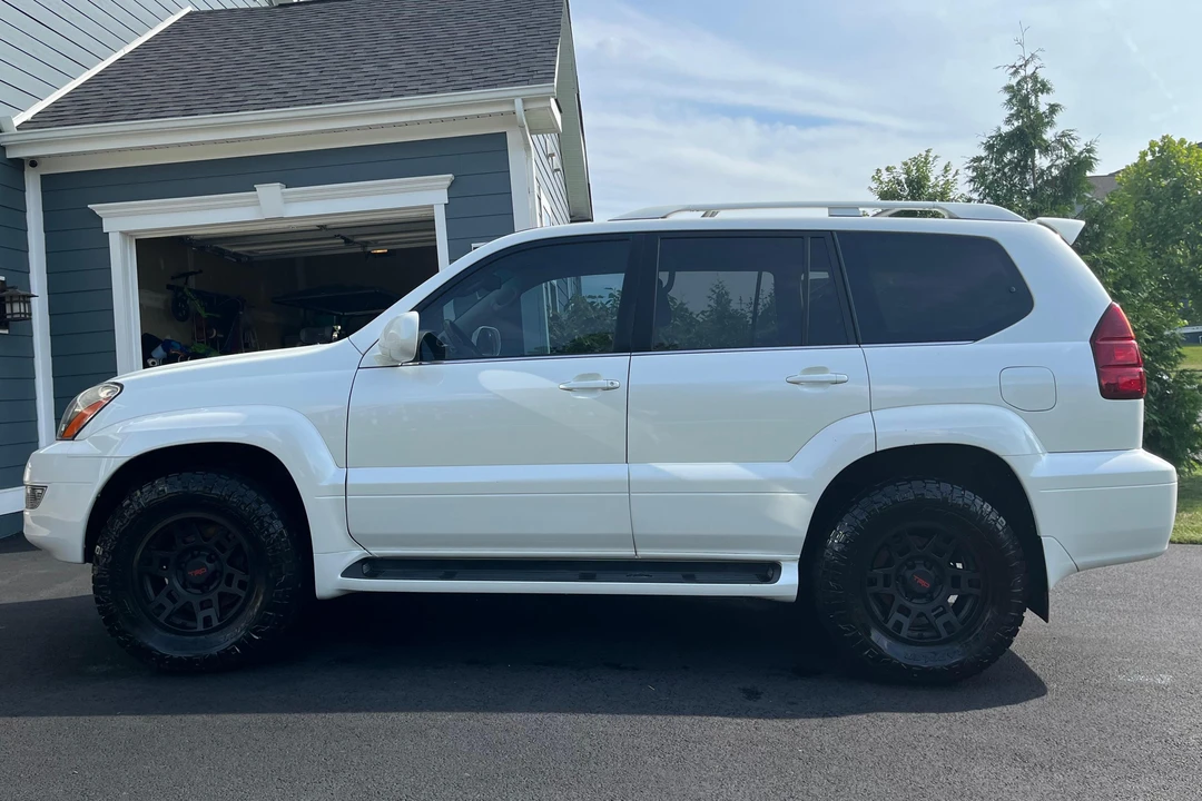2004 Lexus GX 1st Gen - Image 3 of 31