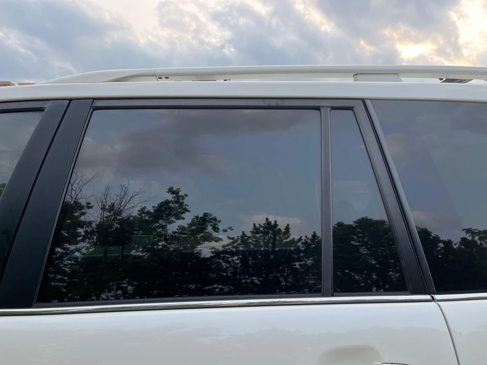 2004 Lexus GX 1st Gen - Image 29 of 31