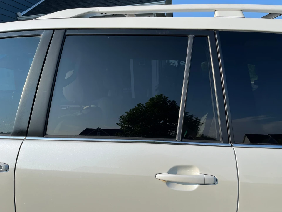 2004 Lexus GX 1st Gen - Image 28 of 31