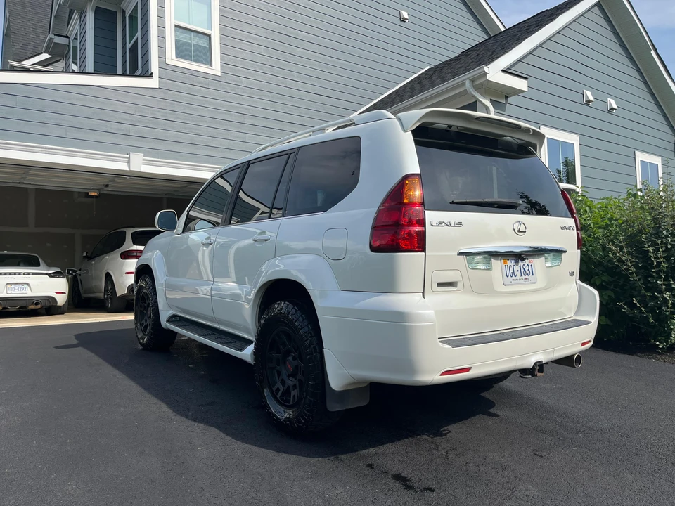 2004 Lexus GX 1st Gen - Image 8 of 31