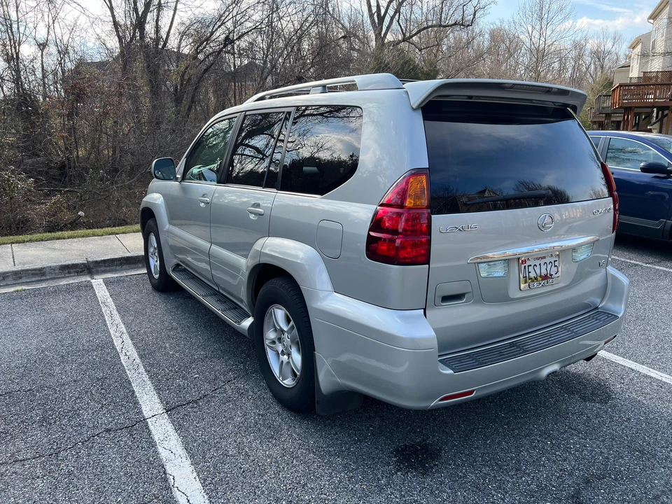 2004 Lexus GX 1st Gen - Image 13 of 31
