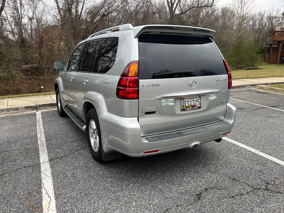2004 Lexus GX 1st Gen - Image 15 of 31