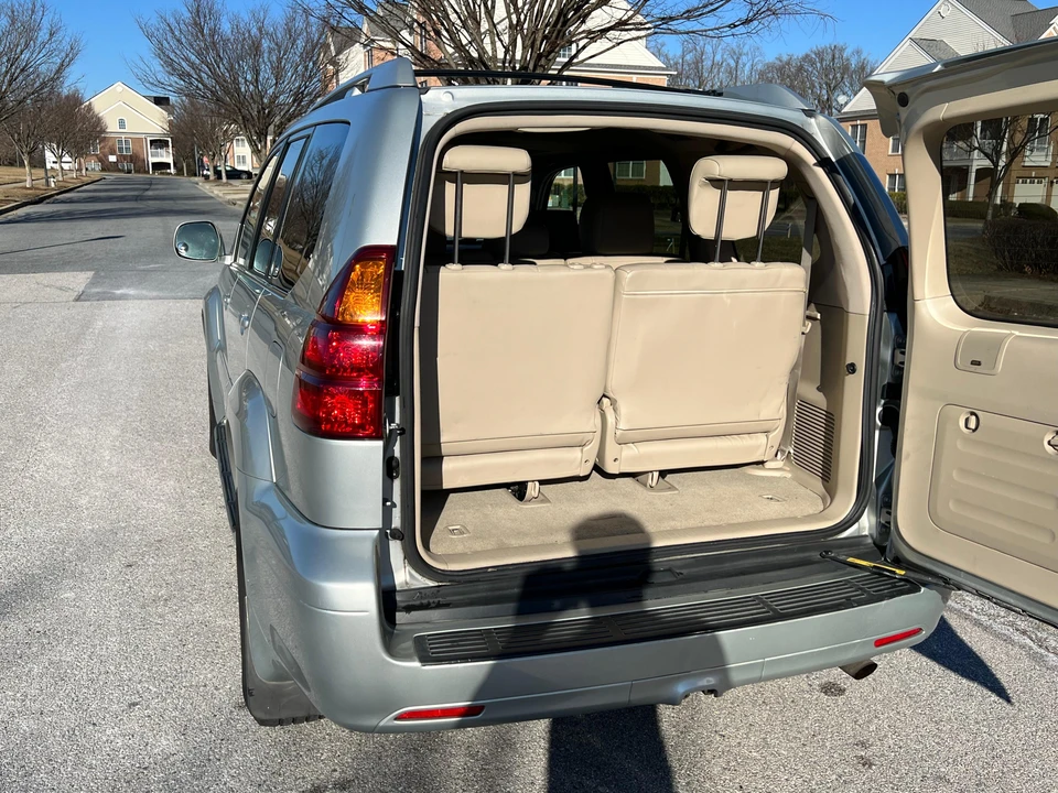 2004 Lexus GX 1st Gen - Image 16 of 31