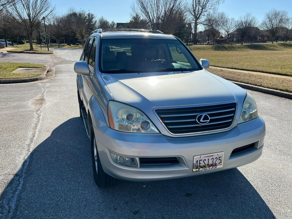 2004 Lexus GX 1st Gen - Image 25 of 31