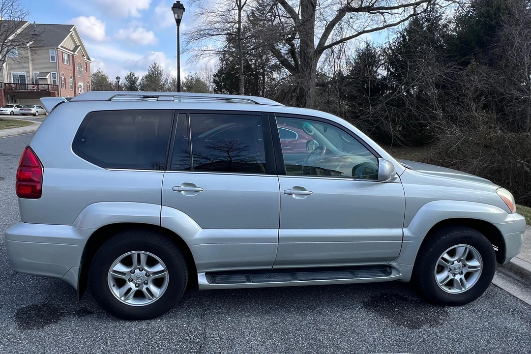 2004 Lexus GX 1st Gen - Image 3 of 31