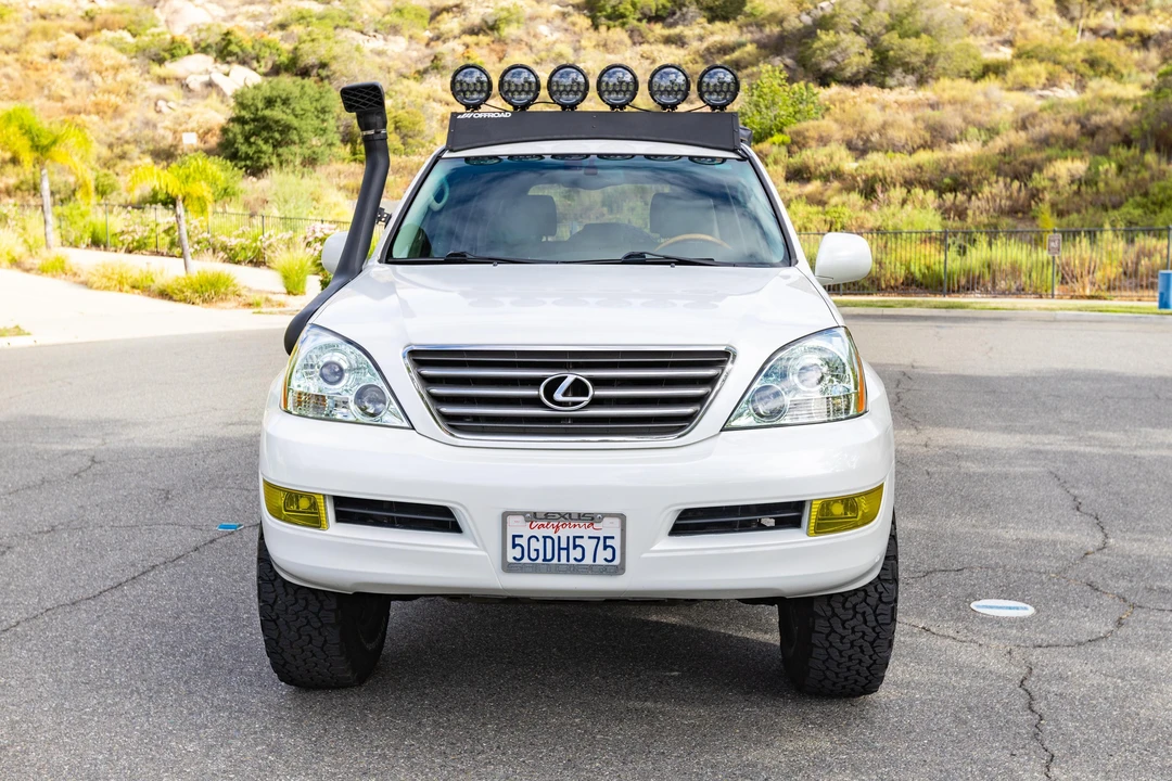 2004 Lexus GX 1st Gen - Image 2 of 9