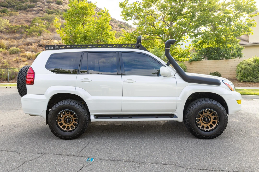 2004 Lexus GX 1st Gen - Image 3 of 9