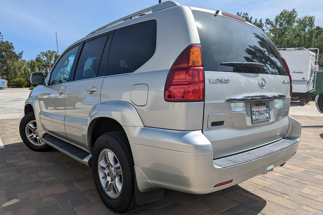 2004 Lexus GX 1st Gen - Image 4 of 31