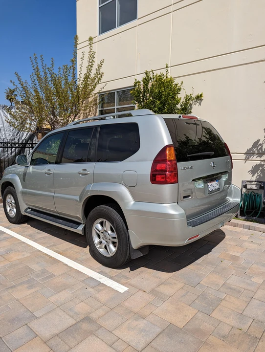 2004 Lexus GX 1st Gen - Image 9 of 31