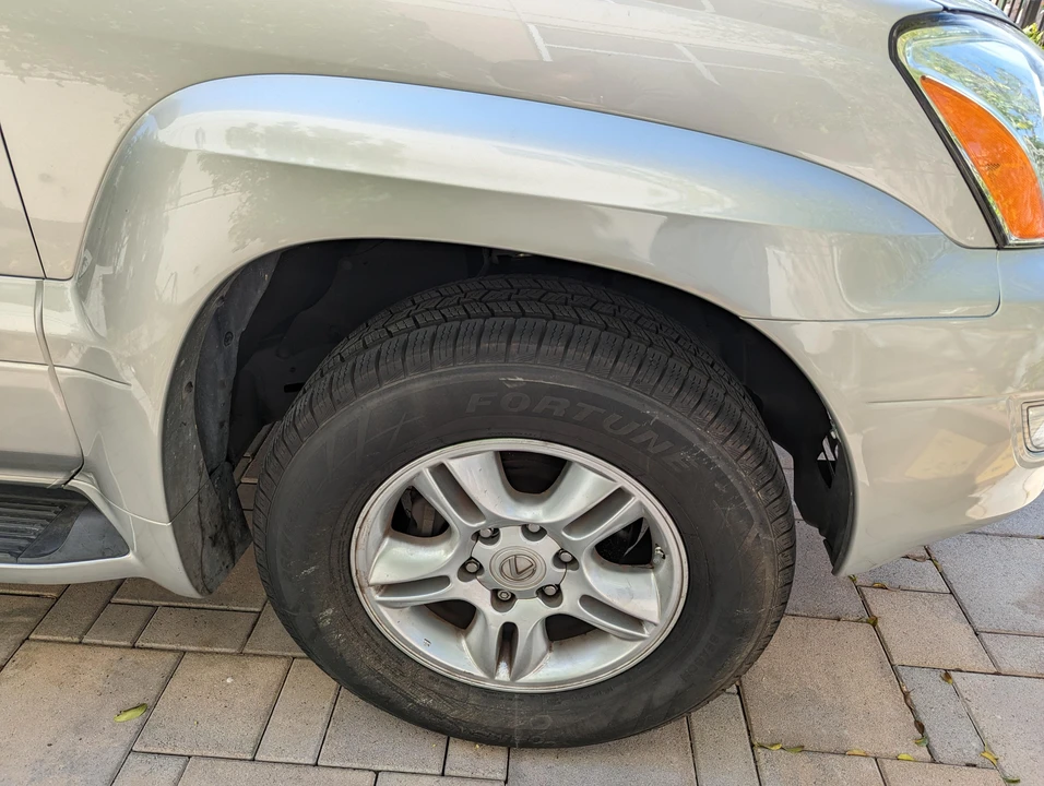 2004 Lexus GX 1st Gen - Image 20 of 31