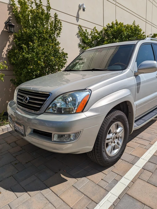 2004 Lexus GX 1st Gen - Image 15 of 31