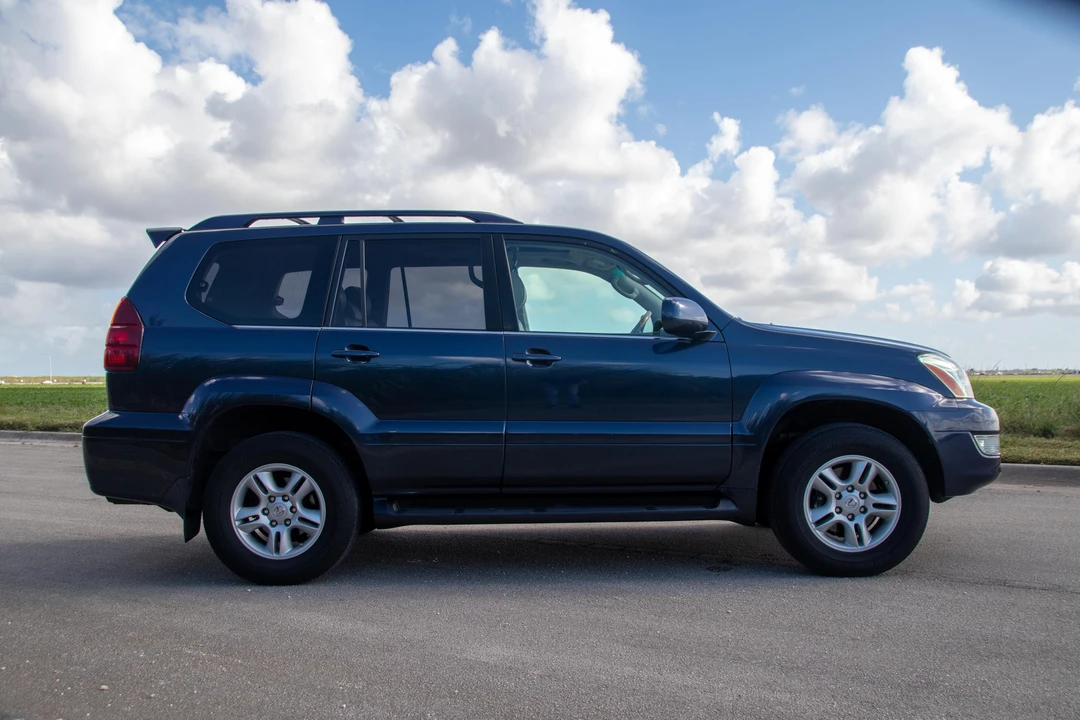 2004 Lexus GX 1st Gen - Image 20 of 31