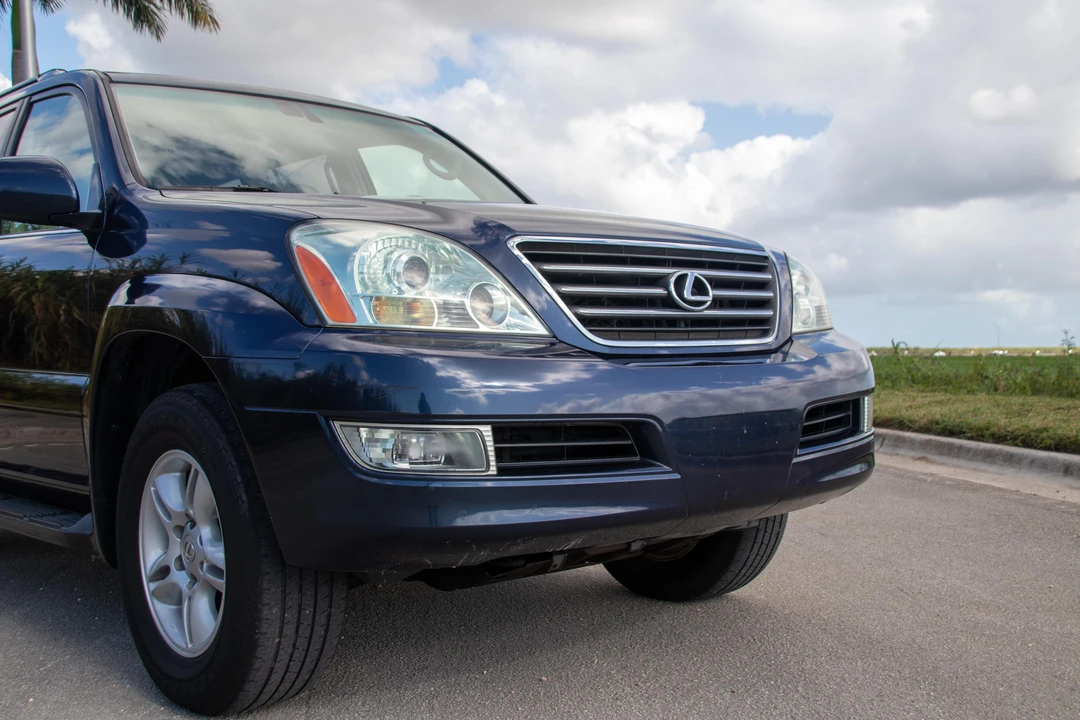2004 Lexus GX 1st Gen - Image 25 of 31