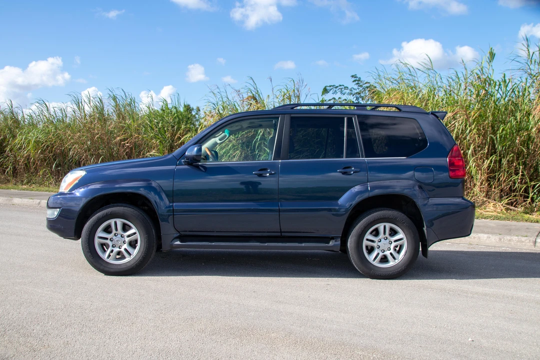 2004 Lexus GX 1st Gen - Image 9 of 31