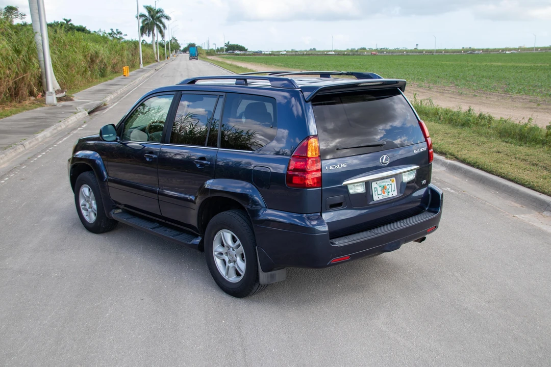 2004 Lexus GX 1st Gen - Image 11 of 31